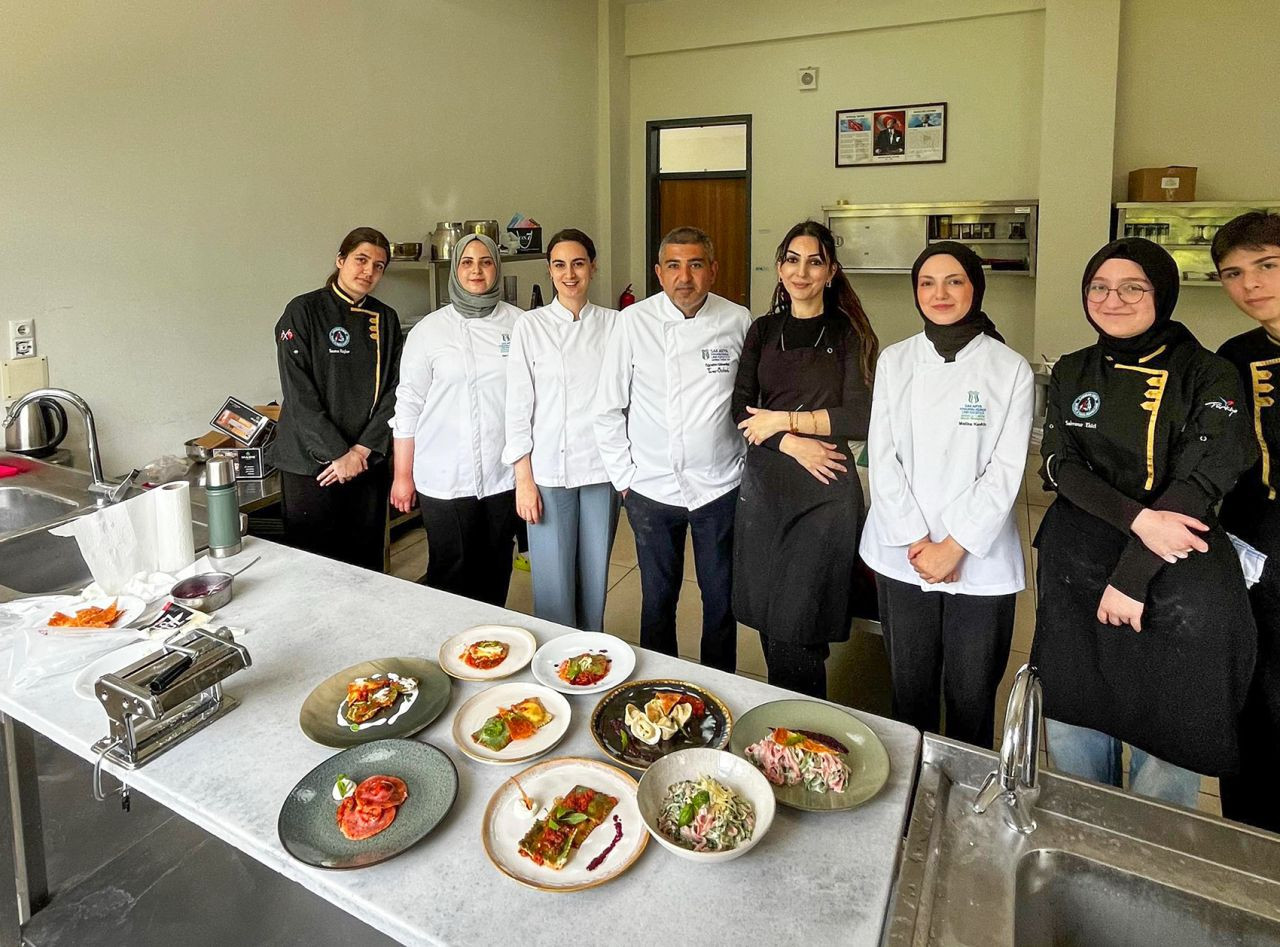 Lise öğrencilerine uygulamalı makarna eğitimi - Sayfa 2