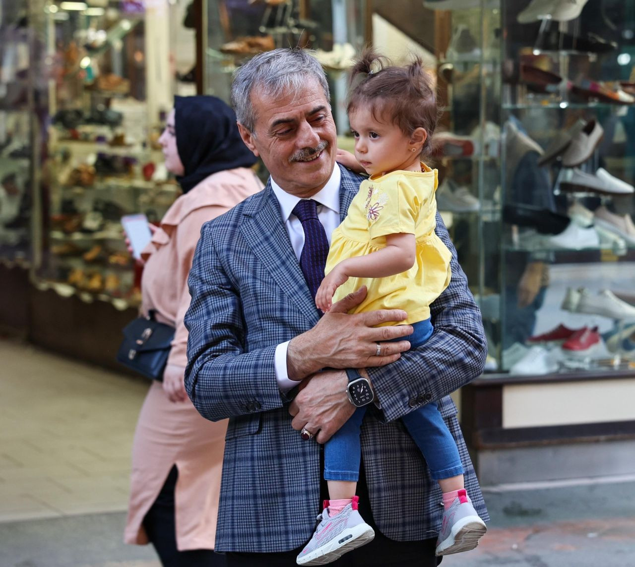 Başkan Yusuf Alemdar vatandaşla bayramlaştı - Sayfa 1
