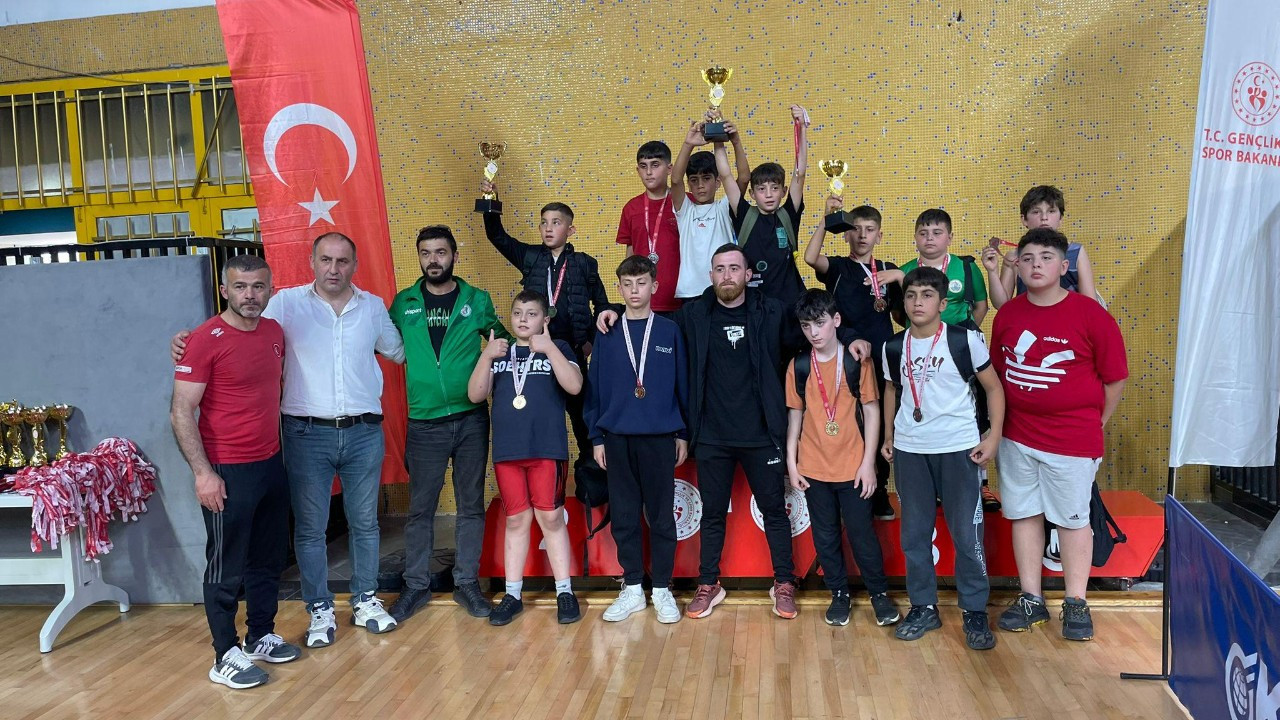 Sapanca Belediyesi Güreş Takımından Büyük Başarı