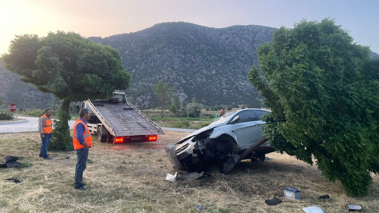 Çorum'da iki otomobil çarpıştı: 2 yaralı