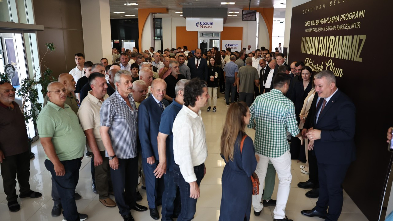 Serdivan’da Geleneksel Bayramlaşma Programına Yoğun İlgi