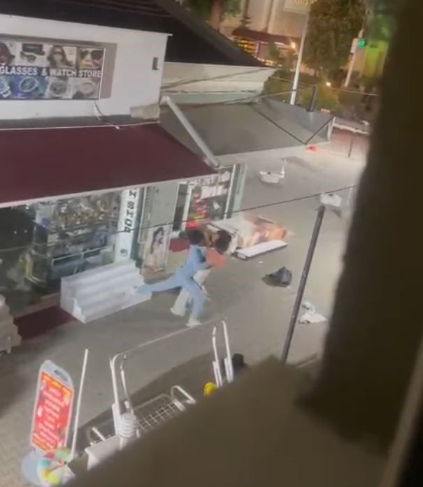 İngiliz turist kadınlar Marmaris'i birbirine kattı - Sayfa 3