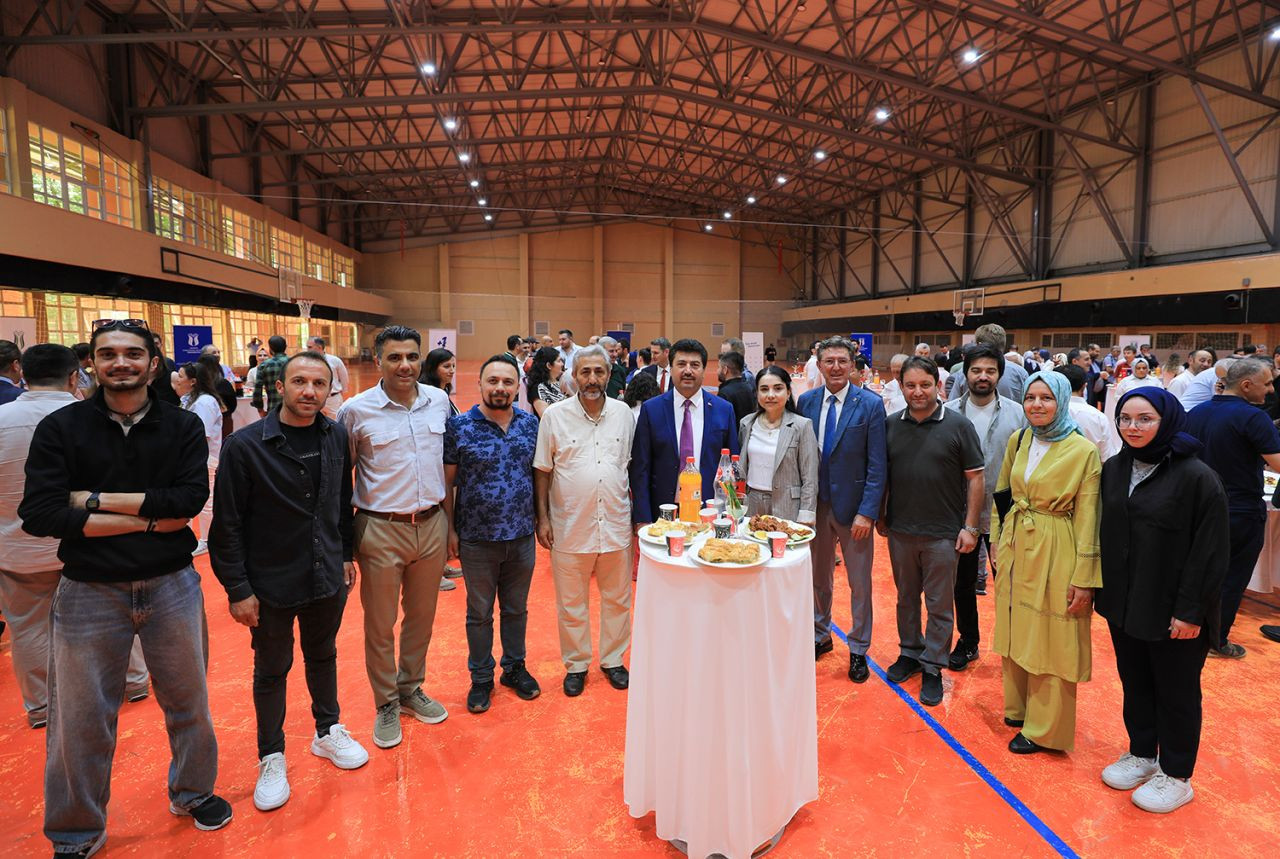 SUBÜ ailesi bayramlaştı - Sayfa 1