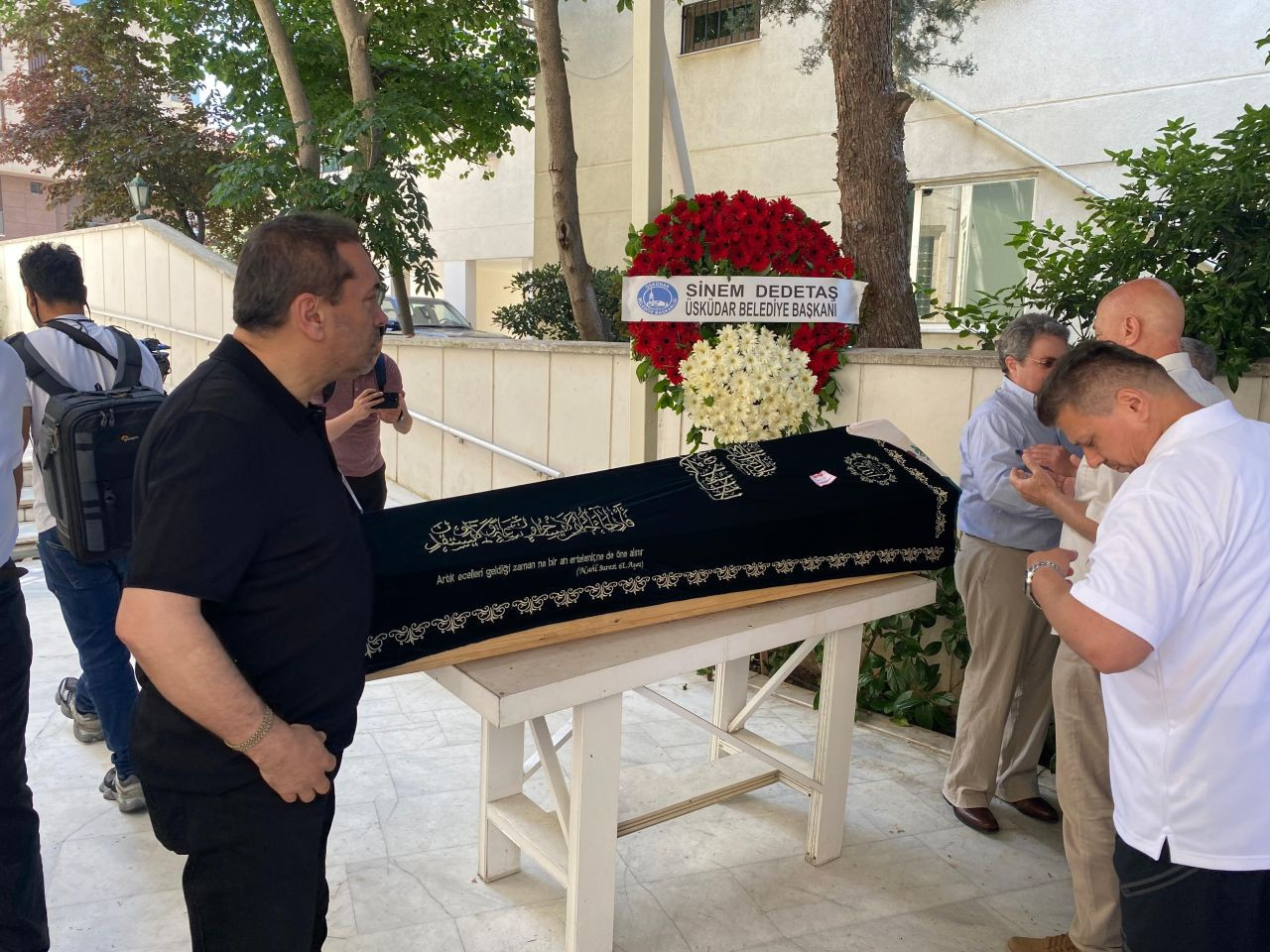 Mona Roza'ya ilham olan Muazzez Akkaya Giray, son yolculuğuna uğurlandı - Sayfa 1