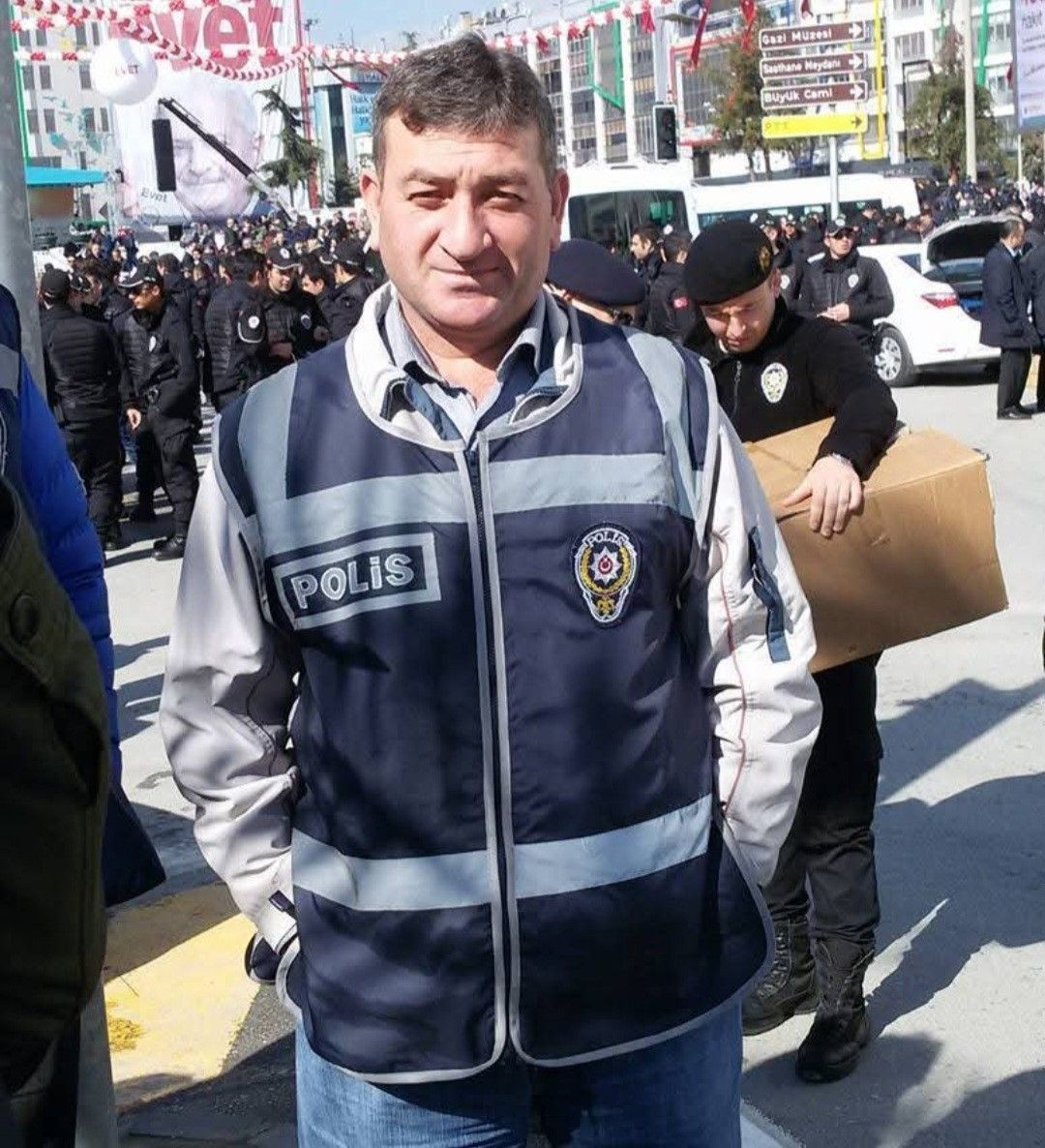 Polis memuru kalbine yenik düştü - Sayfa 2