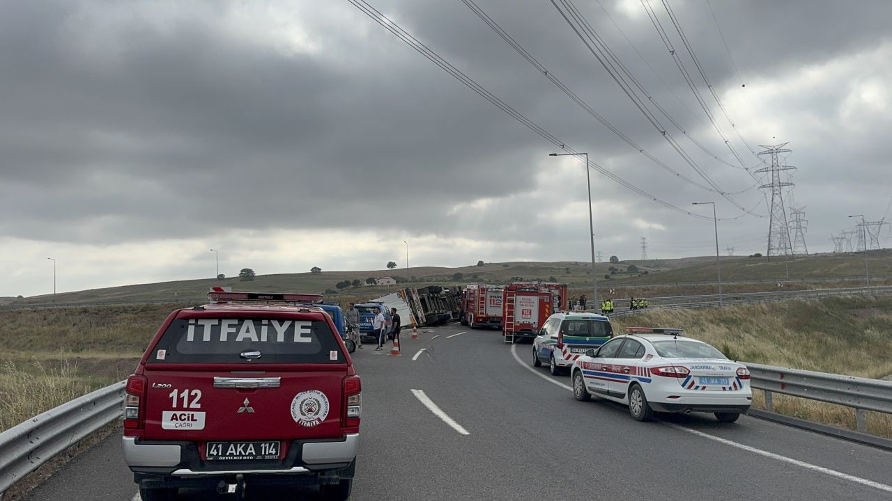 Karpuz yüklü tır devrildi: 1 ölü, 3 yaralı - Sayfa 6
