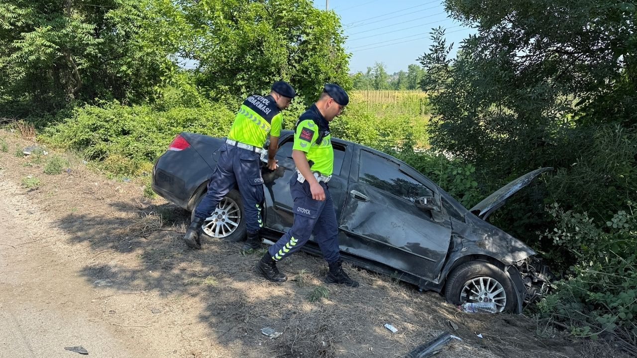 Kontrolden çıkarak bariyerlere çarpan otomobile tanker çarptı 7 yaralı - Sayfa 2