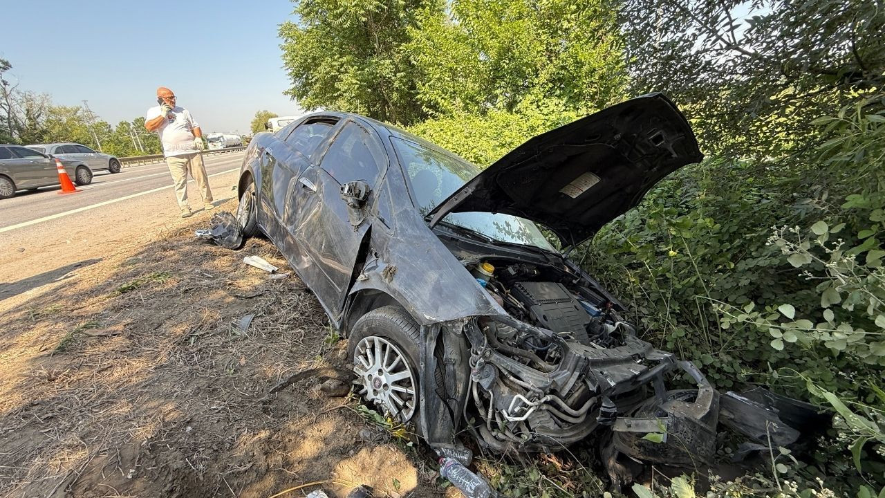 Kontrolden çıkarak bariyerlere çarpan otomobile tanker çarptı 7 yaralı - Sayfa 5