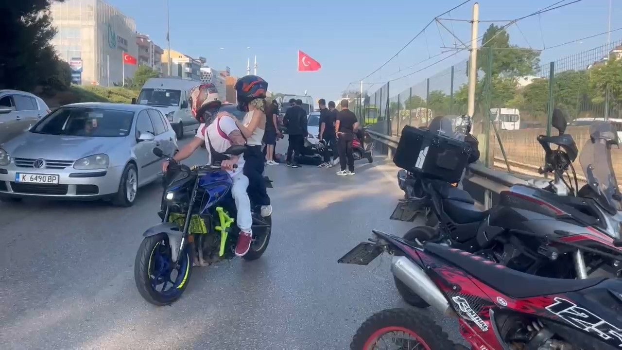 Trafik durunca, aradan ilerleyen motosikletler birbirine girdi - Sayfa 4
