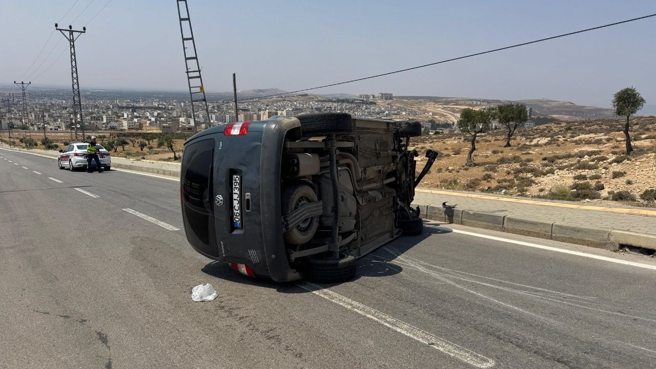 Kilis'te ticari araç devrildi: 4 yaralı - Sayfa 3