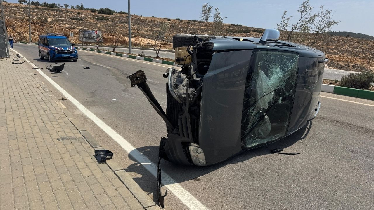 Kilis'te ticari araç devrildi: 4 yaralı - Sayfa 4