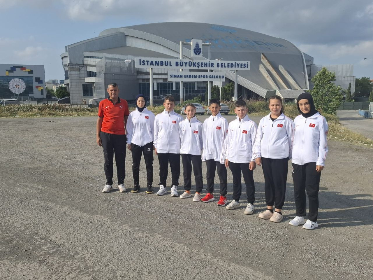 Karateciler Moldova yolcusu - Sayfa 1