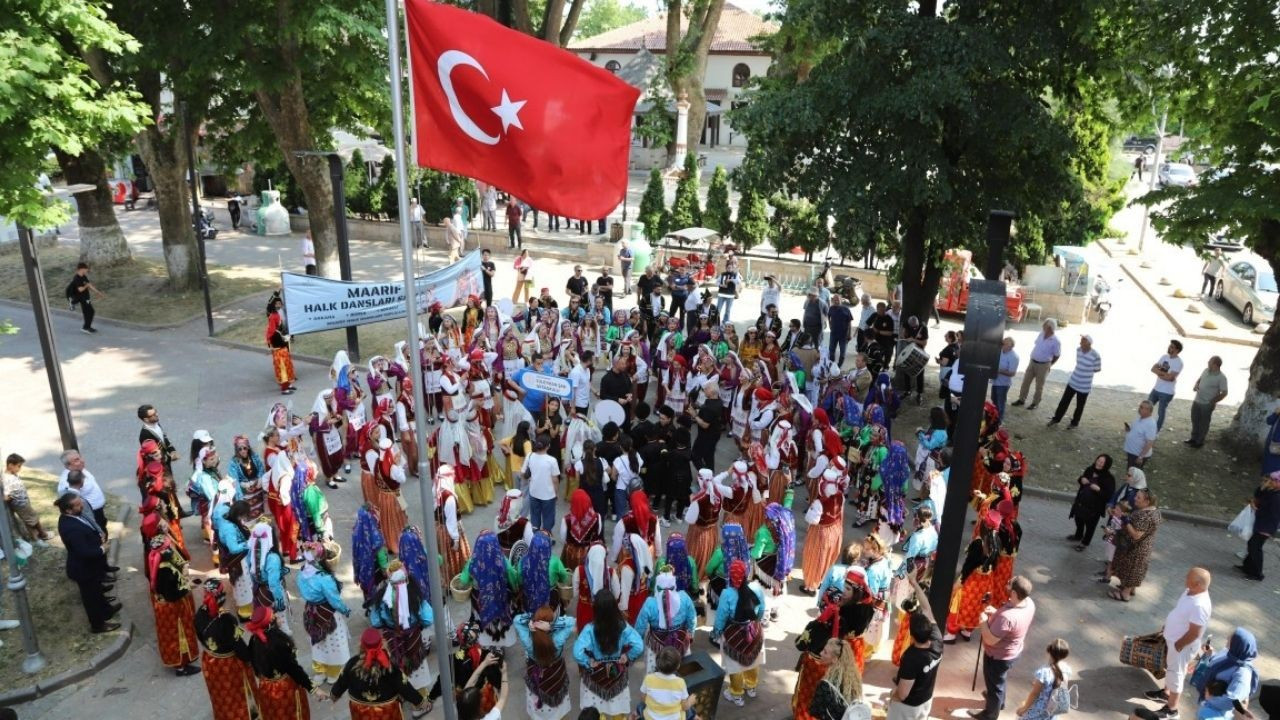 HENDEK BAYRAKTEPE’DE MAARİF HALK DANSLARI ŞENLİĞİ GERÇEKLEŞTİRİLDİ