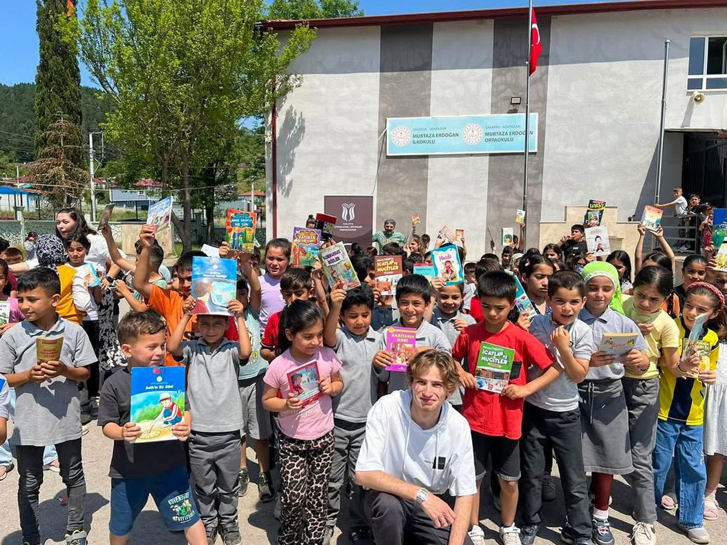 İlkokul öğrencilerine kitap dağıttılar - Sayfa 5