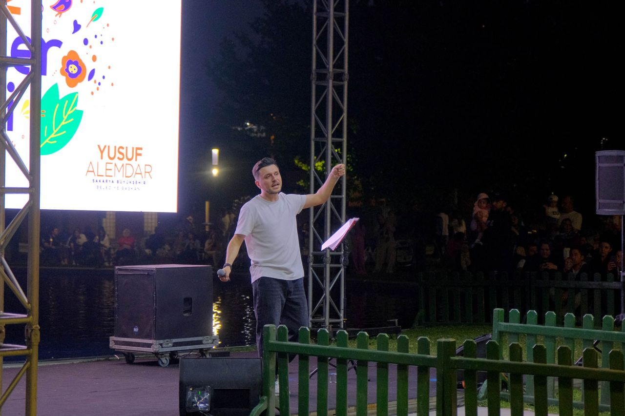 Büyükşehir’in ‘Yaz Seninle Güzel’ konser rüzgarında Emir Şamur coşkusu - Sayfa 10