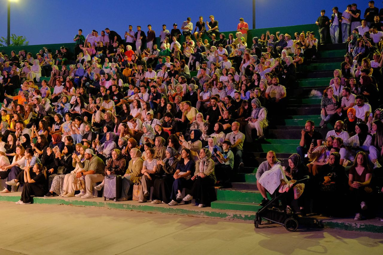 Büyükşehir’in ‘Yaz Seninle Güzel’ konser rüzgarında Emir Şamur coşkusu - Sayfa 5