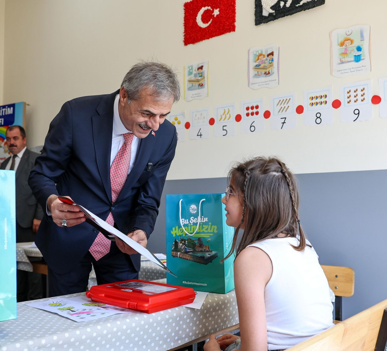 Yusuf Alemdar, çocukların heyecanına ortak oldu - Sayfa 2