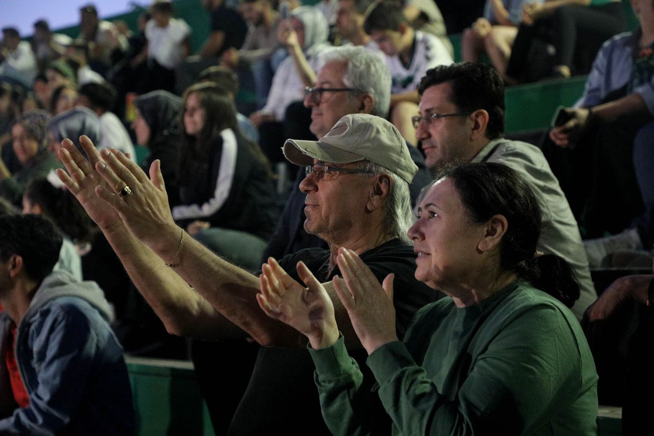 Büyükşehir’in konserleri Millet Bahçesi’nde festival havasına döndü - Sayfa 4