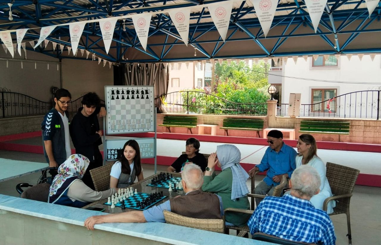 Huzurevi sakinlerini satrançla buluşturdular - Sayfa 3