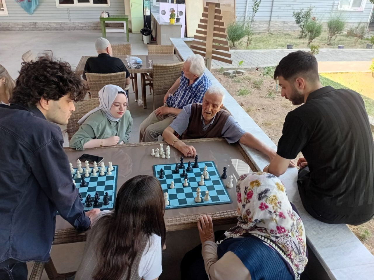 Huzurevi sakinlerini satrançla buluşturdular - Sayfa 4