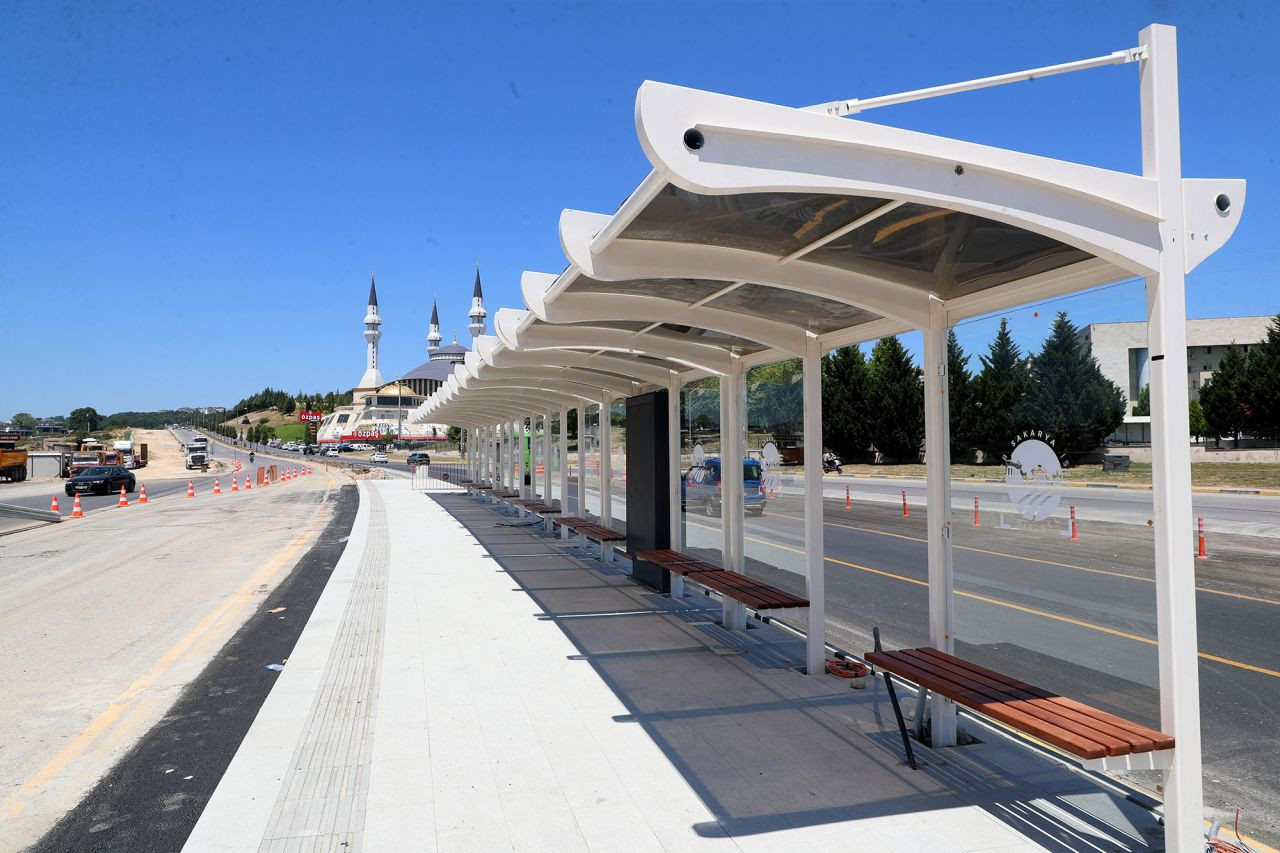 13 istasyonlu metrobüs hattında akıllı durakların montajı başladı - Sayfa 3
