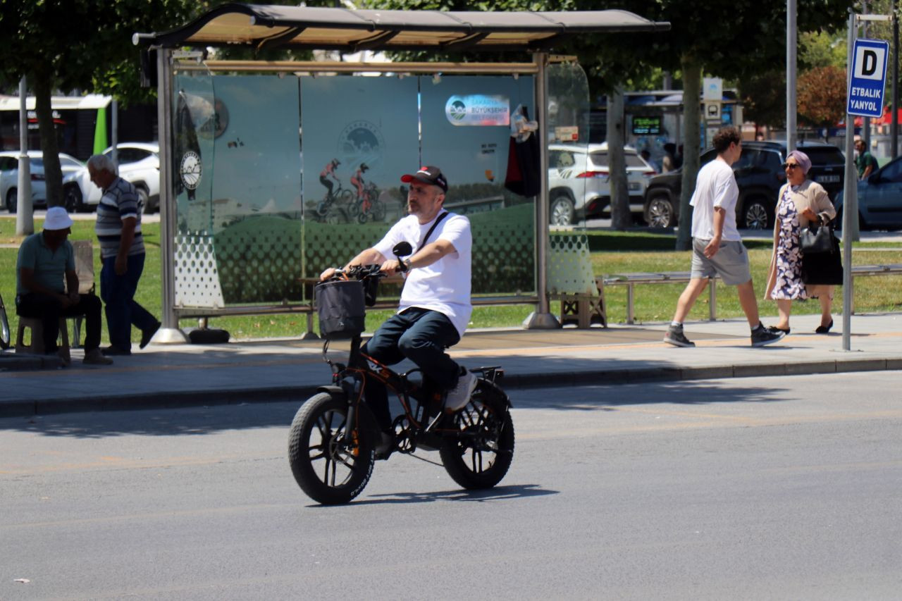 Sakarya’da Sıcak Hava Bunaltıyor: Araç Termometreleri 38 Dereceyi Gördi - Sayfa 5