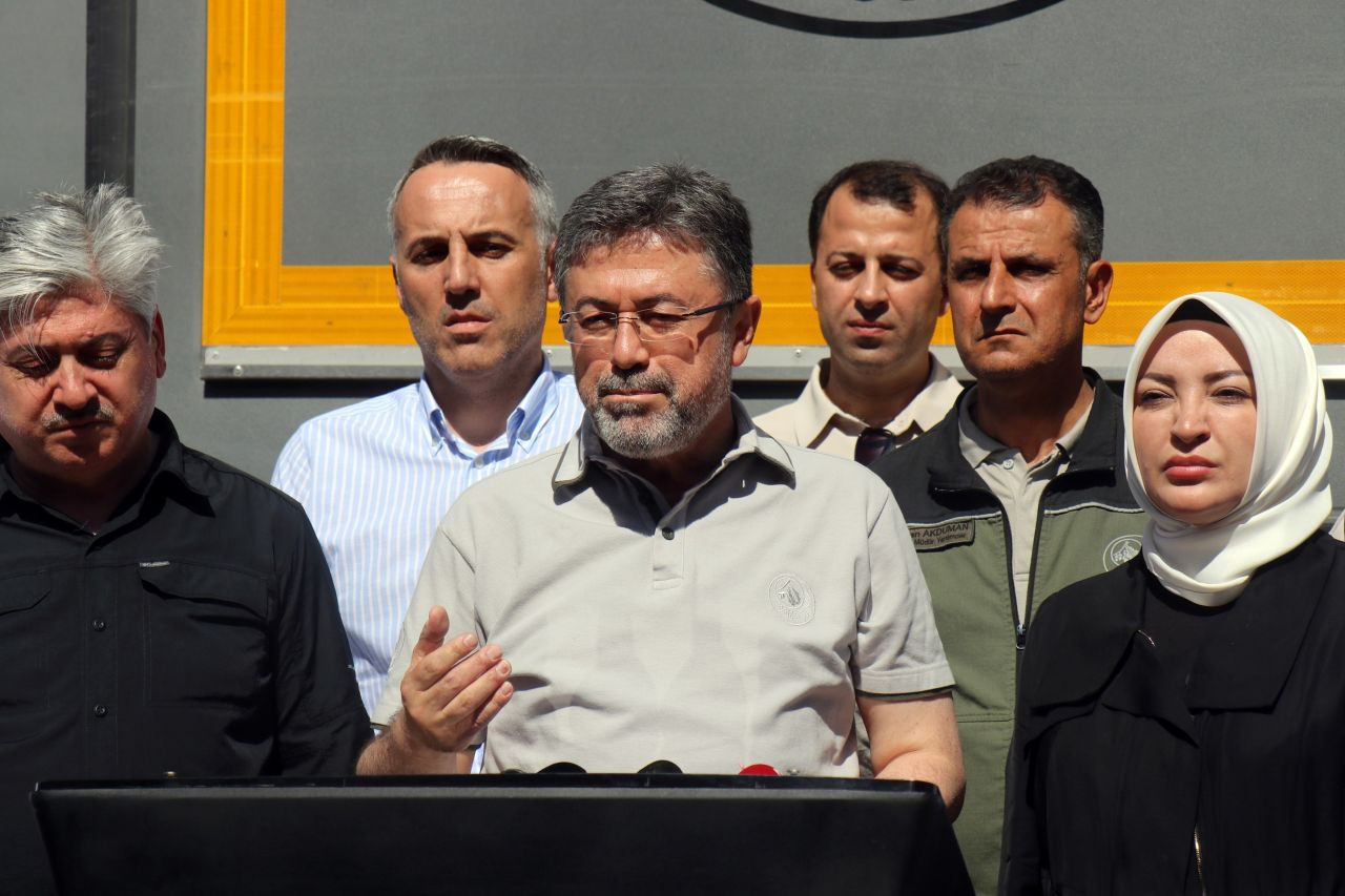 Bakan Yumaklı: “Yangınla İlgili 3 Kişi Gözaltına Alındı” - Sayfa 3
