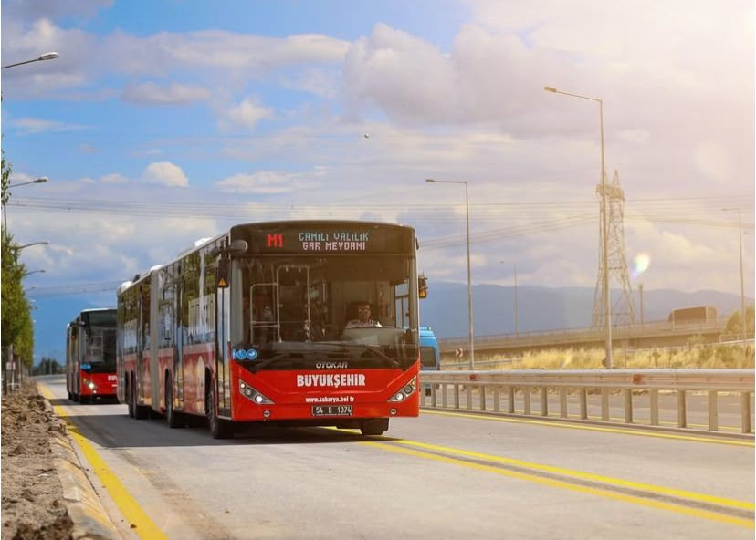 Sakarya Metrobüsle Tanıştı: İlk Gün Kalabalık Başladı - Sayfa 4