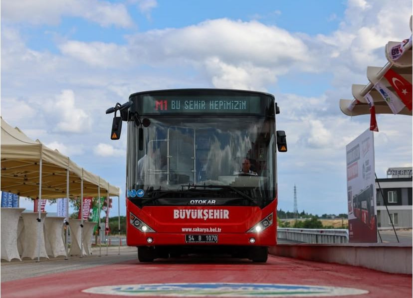 Sakarya Metrobüsle Tanıştı: İlk Gün Kalabalık Başladı - Sayfa 3