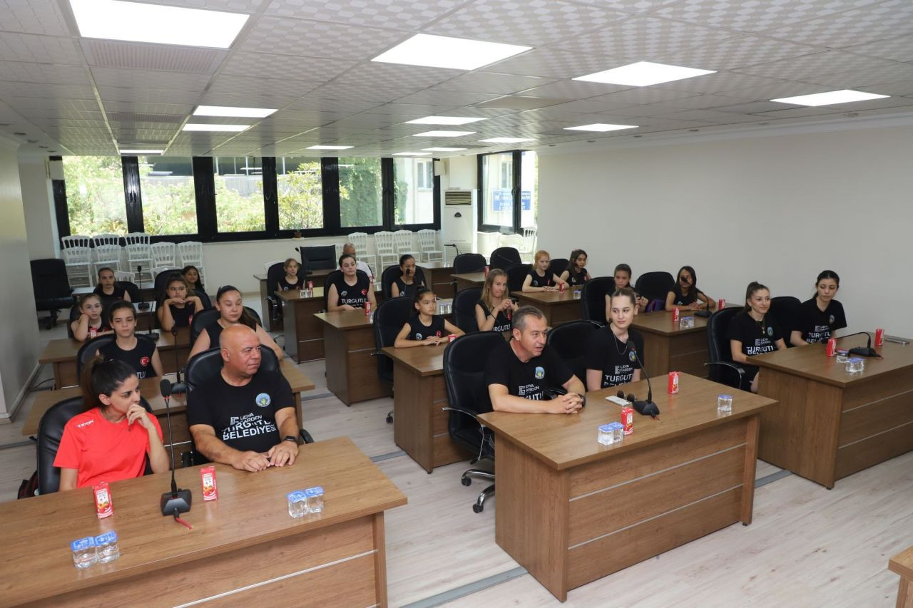 Turgutlu Belediyespor’dan Başkan Akın’a Anlamlı Ziyaret - Sayfa 1
