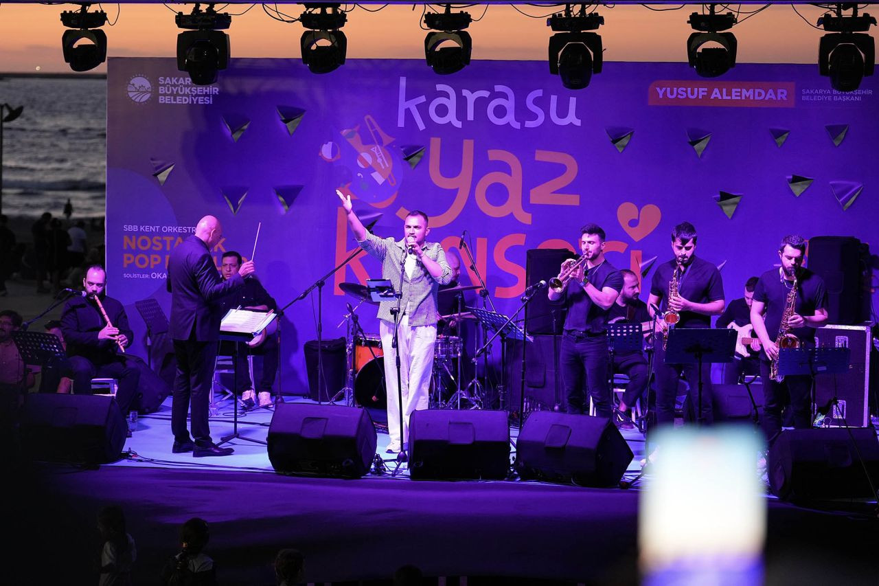Sahil Amfide Nostalji Rüzgârı: Kent Orkestrası ve Sakaryalı Sanatçılar Sahnede - Sayfa 4