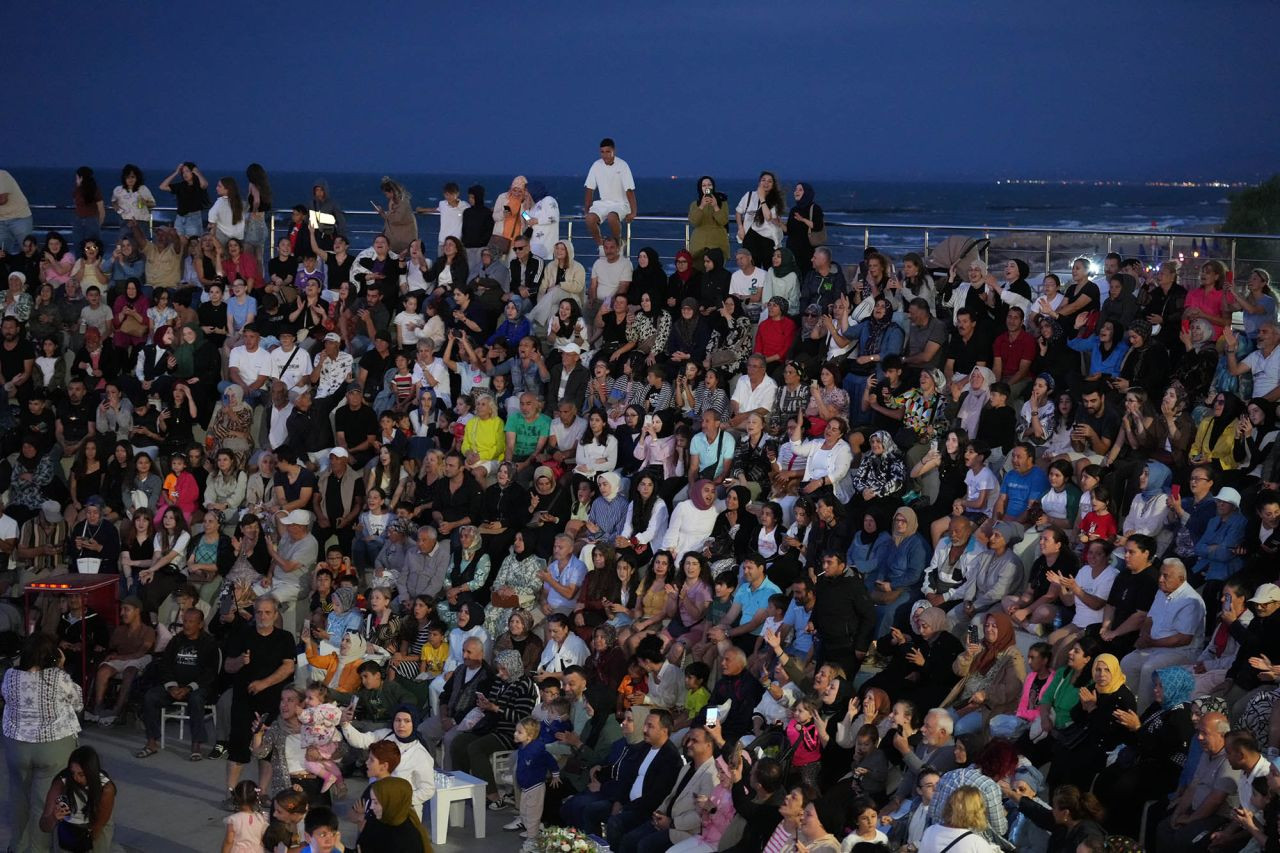 Sahil Amfide Nostalji Rüzgârı: Kent Orkestrası ve Sakaryalı Sanatçılar Sahnede - Sayfa 5