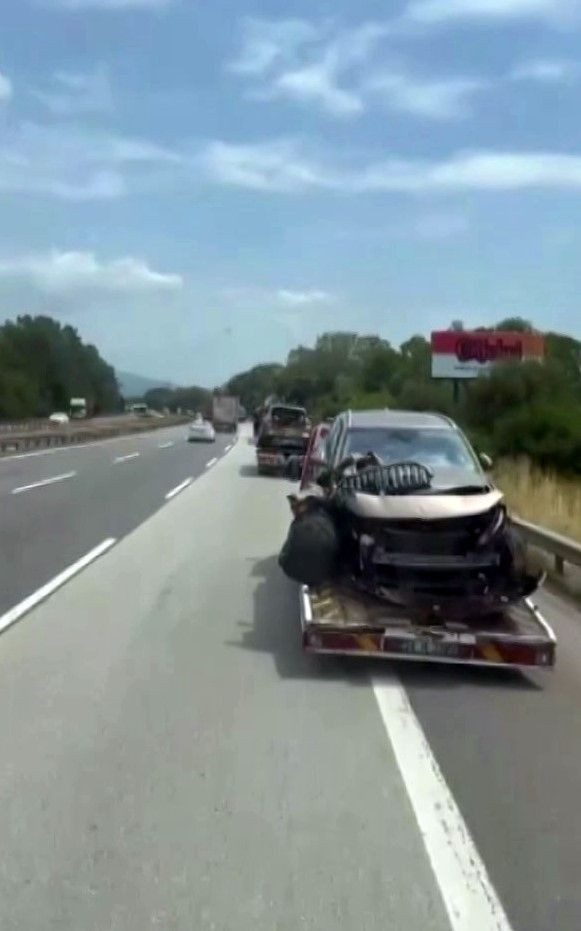 Togg Taşıyan Tır Kaza Yaptı, Araçlar Zarar Gördü, 1 Kişi Yaralı - Sayfa 4