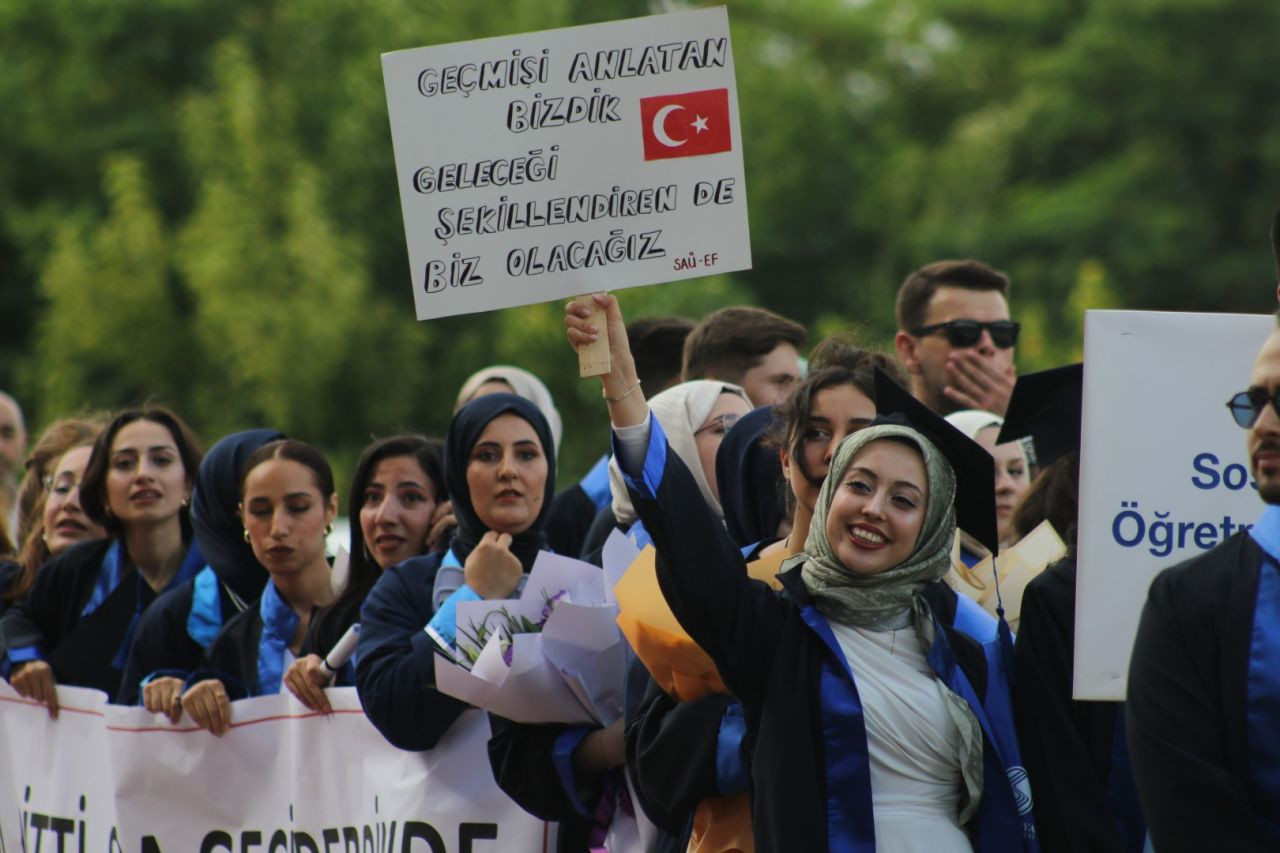 Sakarya Üniversitesi’nde Mezuniyet Coşkusu: 2024-2025 Mezunları Geleceğe Uğurlandı - Sayfa 5