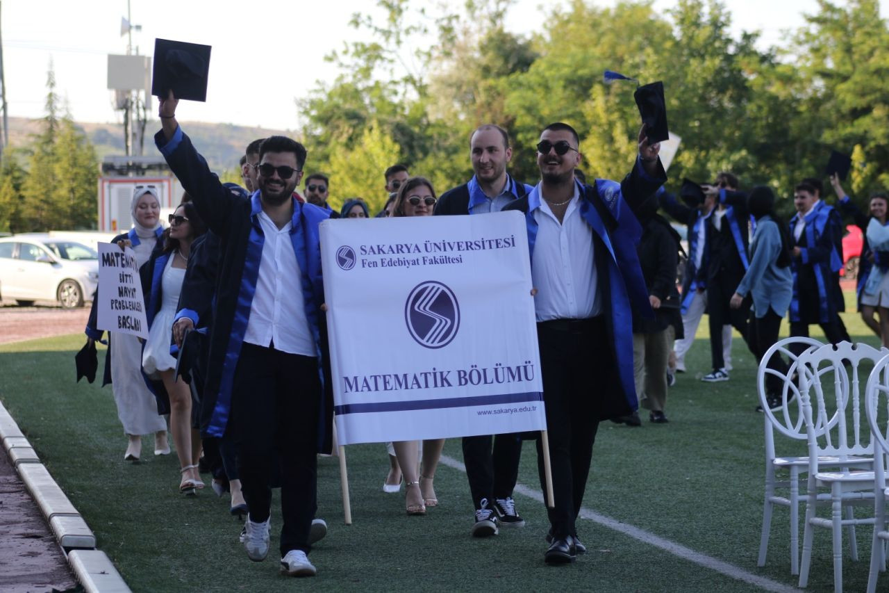Sakarya Üniversitesi’nde Mezuniyet Coşkusu: 2024-2025 Mezunları Geleceğe Uğurlandı - Sayfa 4