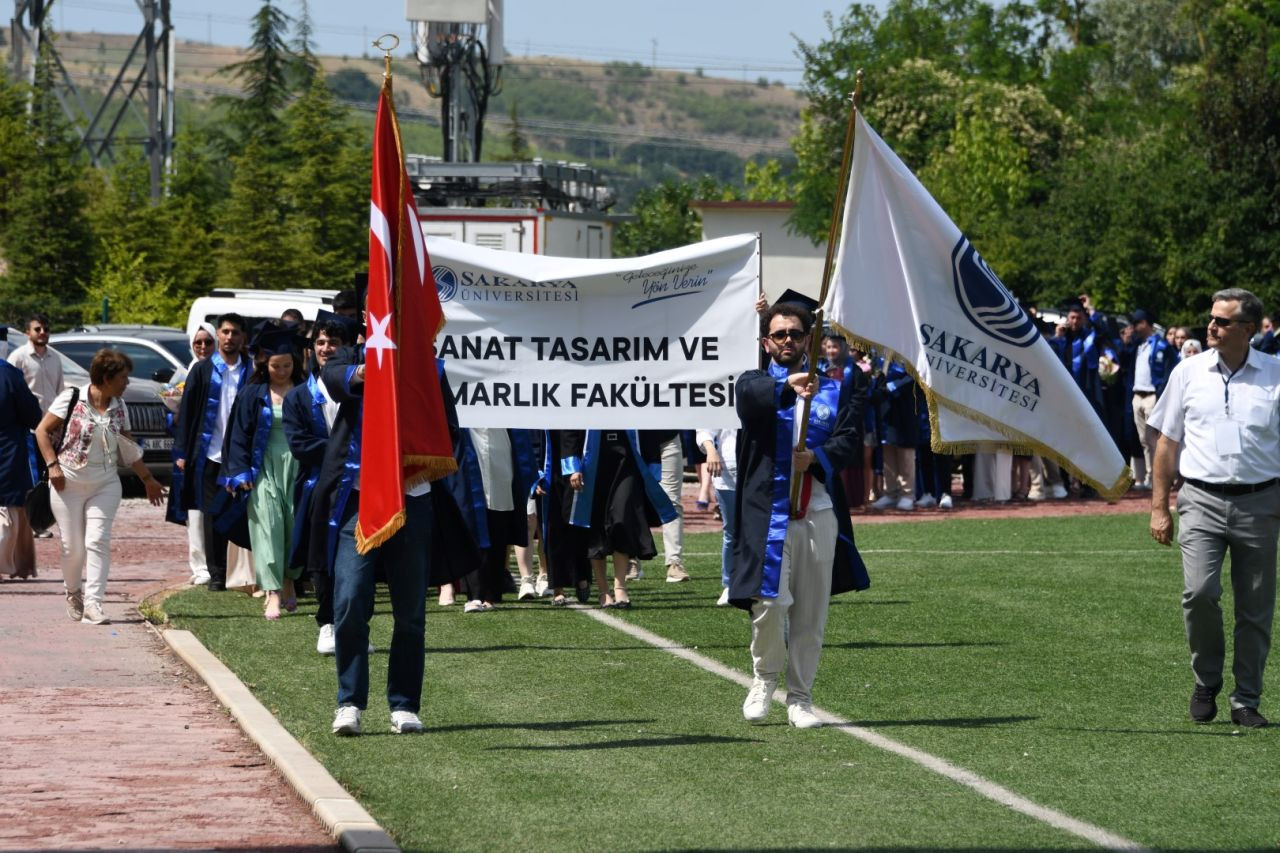 Sakarya Üniversitesi’nde Mezuniyet Coşkusu: 2024-2025 Mezunları Geleceğe Uğurlandı - Sayfa 10