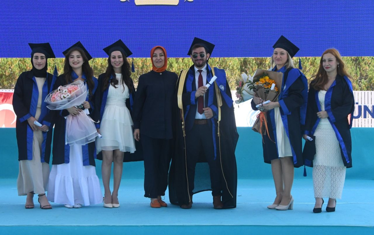 Sakarya Üniversitesi İletişim Fakültesi Mezun Oldu - Sayfa 4