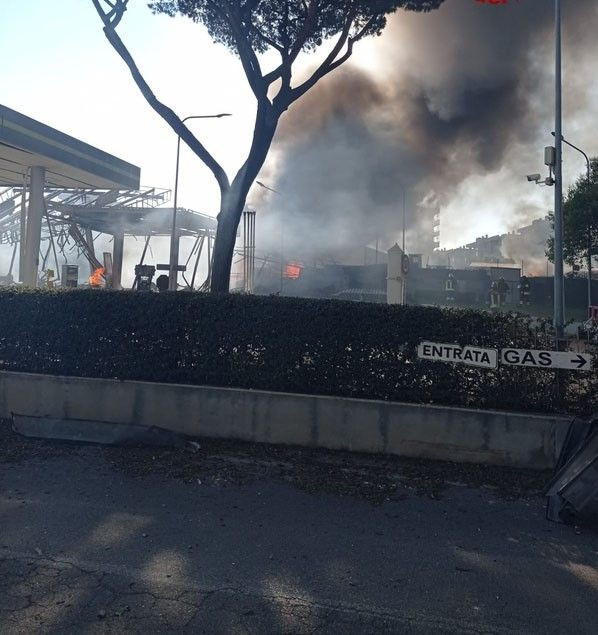 Roma'da Akaryakıt İstasyonu Bomba Gibi Patladı, 20 Yaralı Var - Sayfa 3