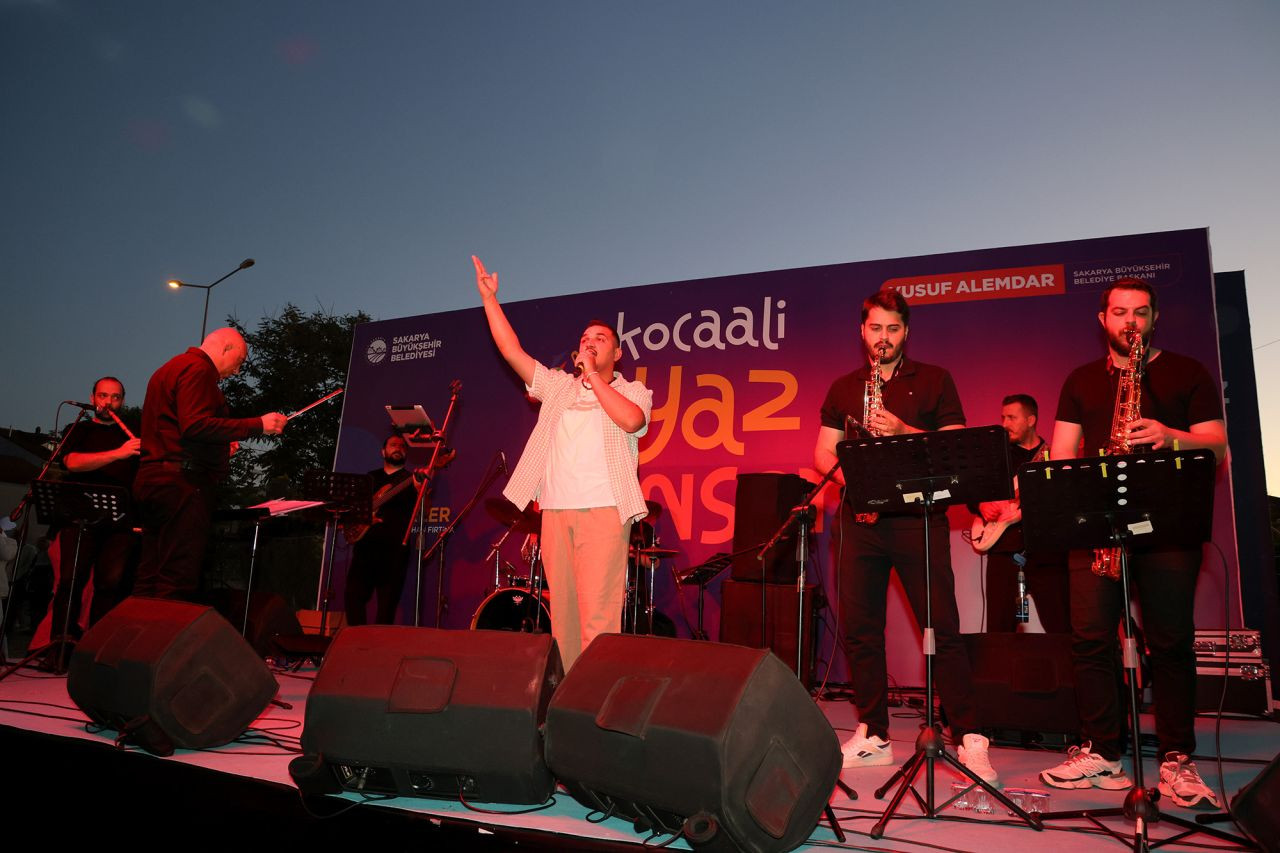 Yaz Seninle Güzel Konseri Kocaali Ve Sapanca’yı Coşturdu - Sayfa 2