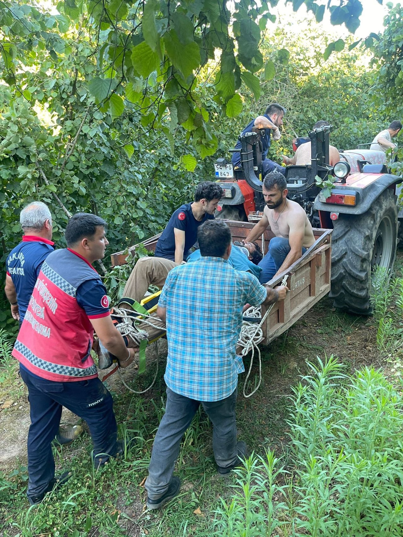 Fındık Bahçesinde Dereye Düştü, Ekipler Harekete Geçti - Sayfa 2