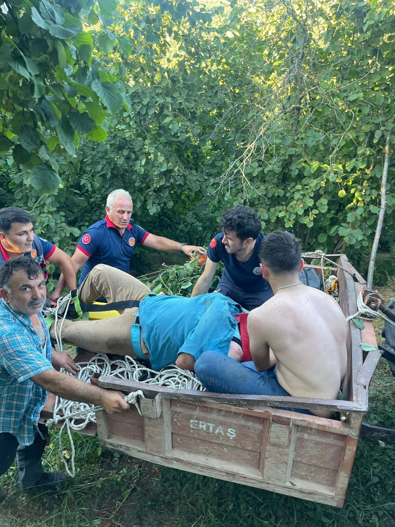 Fındık Bahçesinde Dereye Düştü, Ekipler Harekete Geçti - Sayfa 4