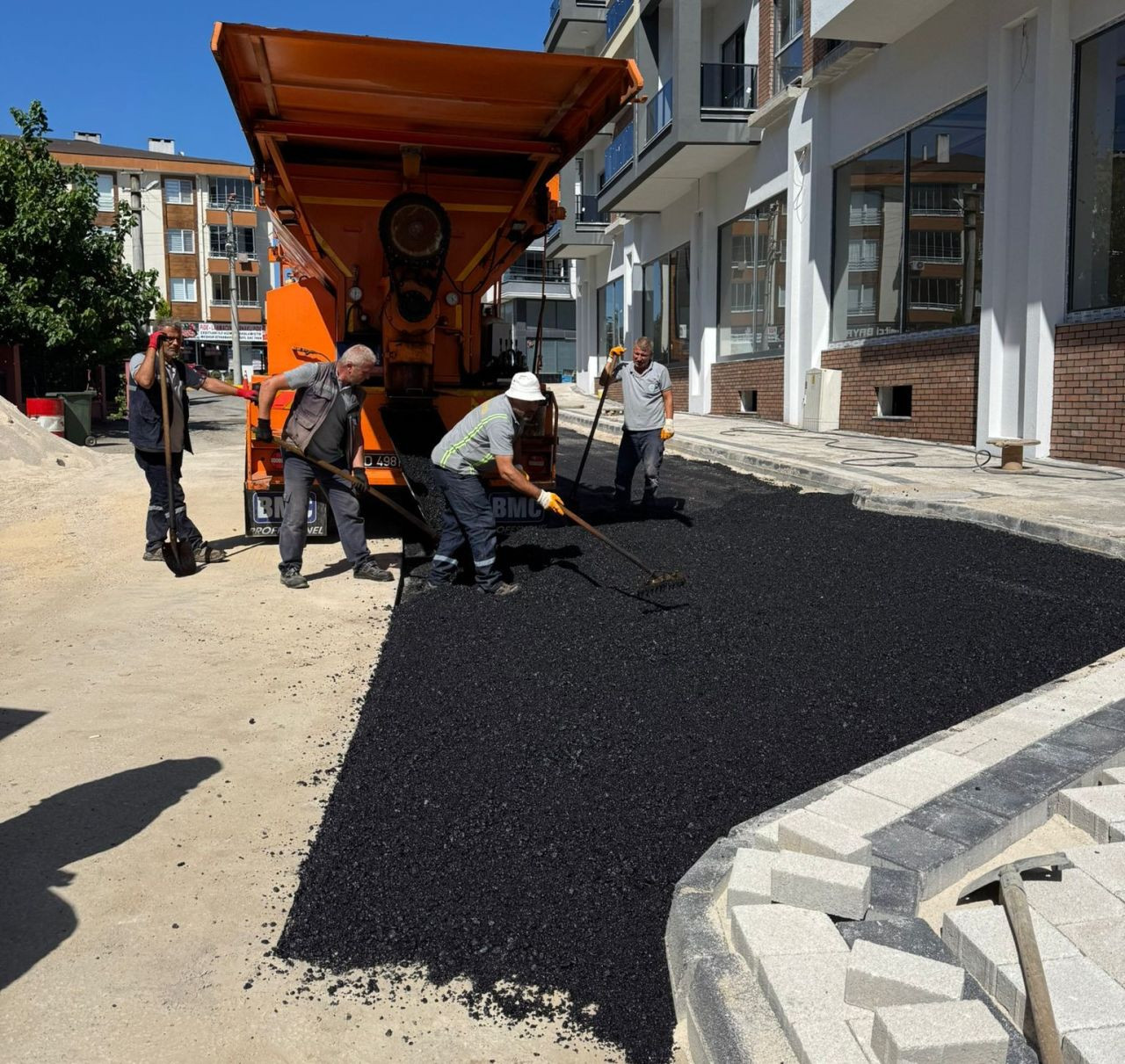 Hendek'te Her Sokakta Hizmet Var - Sayfa 1