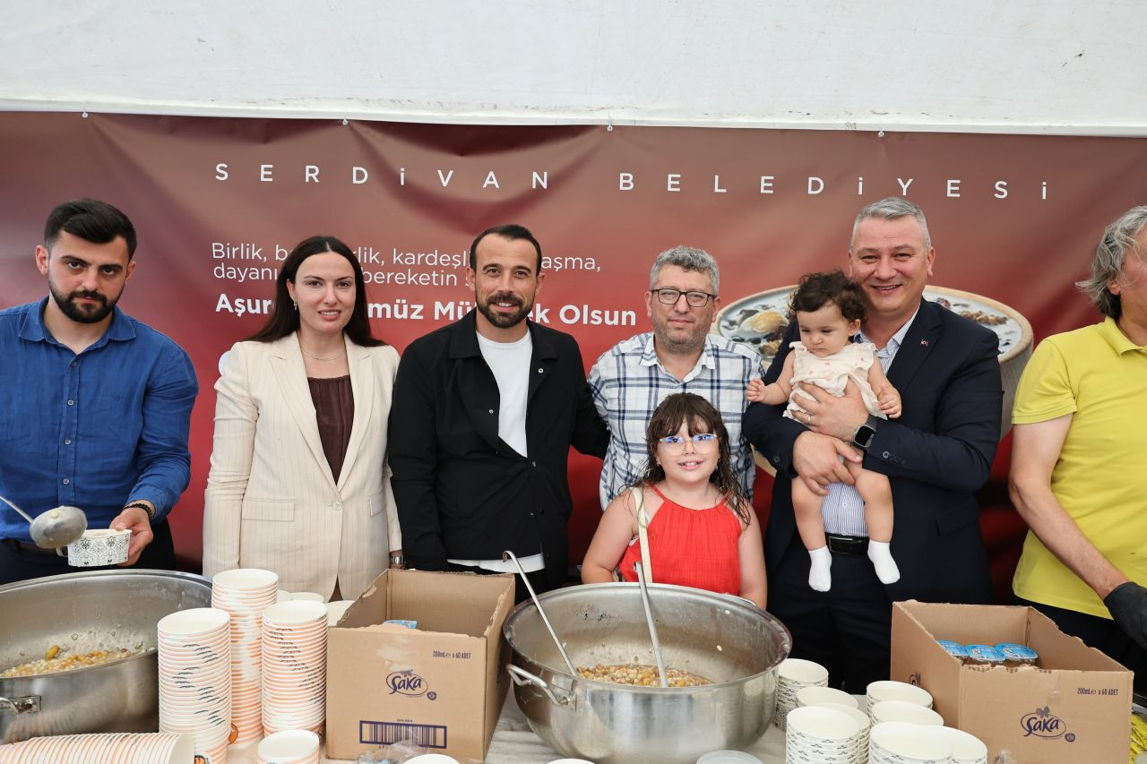 Serdivan’da Aşure Bereketi Paylaşıldı - Sayfa 1