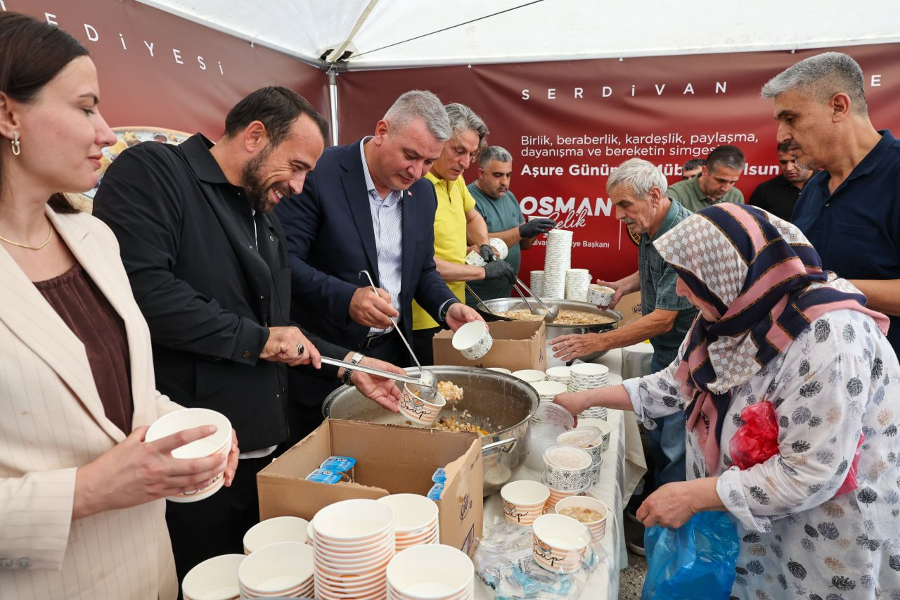 Serdivan’da Aşure Bereketi Paylaşıldı - Sayfa 3