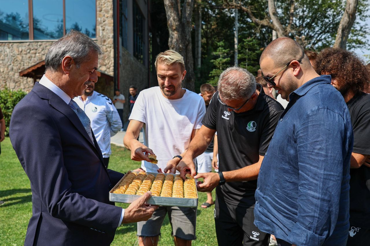 Başkan Alemdar: "Sakaryaspor Sevda, Her Zorluğu Aşarız" - Sayfa 1
