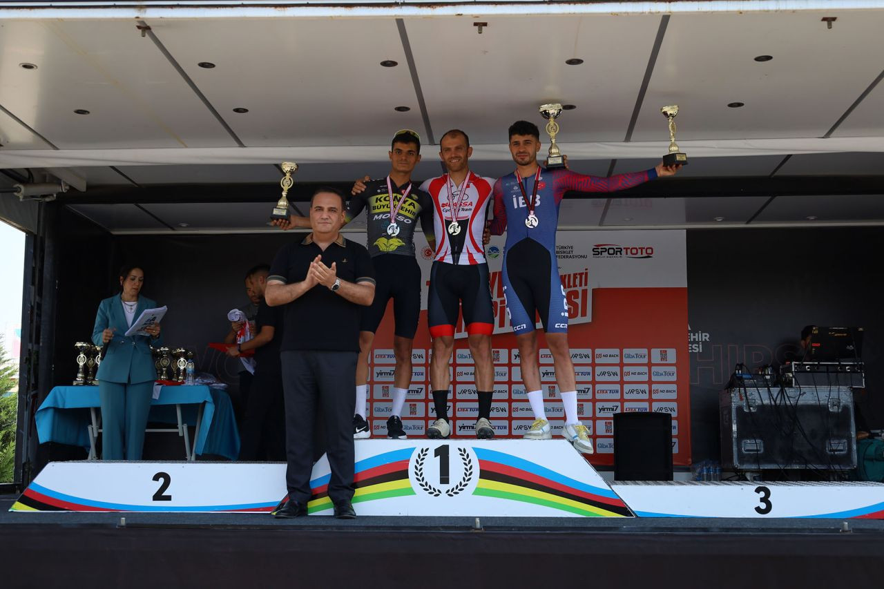 Sakarya’da Genç Pedallar Zirve İçin Kıyasıya Yarıştı - Sayfa 1