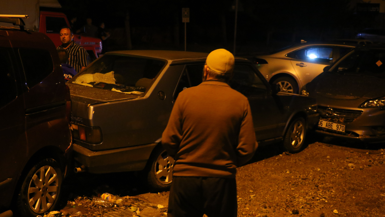 Ankara’da Sel Alarmı! Caddeler Göle Döndü, Araçlar Sürüklendi - Sayfa 6