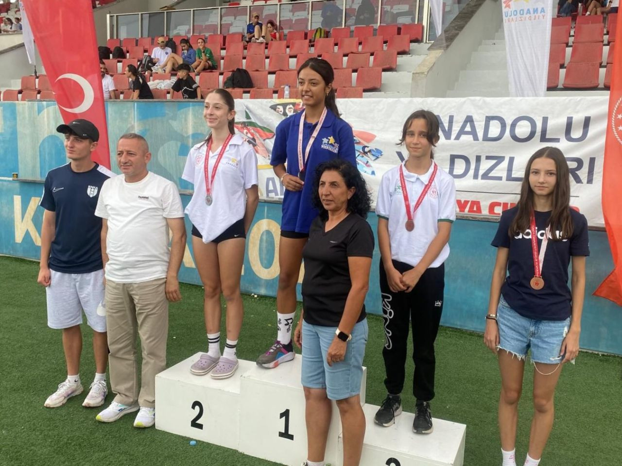 Büyükşehir Sporcularından Üç Şehirde Üç Büyük Başarı - Sayfa 1