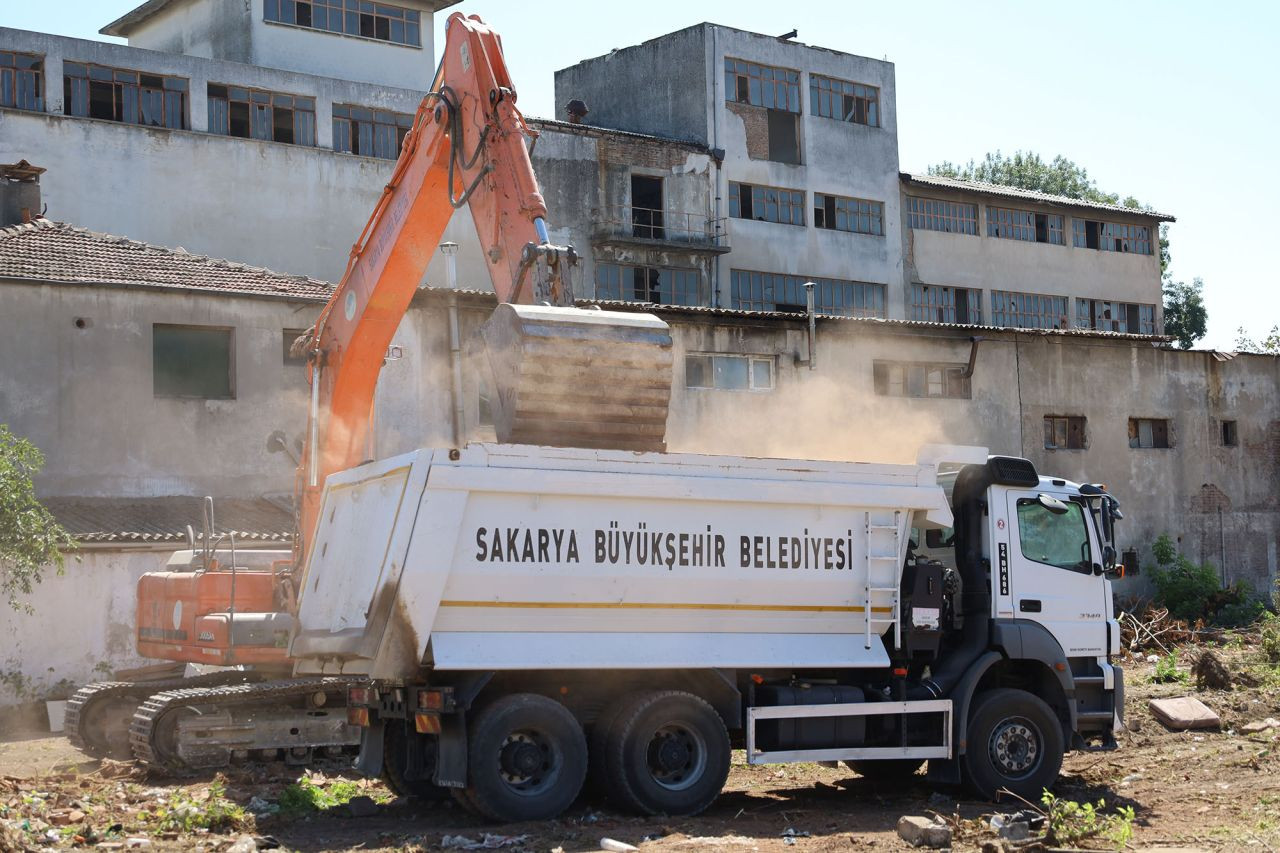 Alparslan Türkeş Caddesi’nde İlk Kazma Vuruldu - Sayfa 4