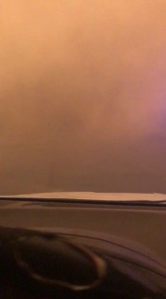 Belediye başkanı yangın alanında alevlerin arasında kaldı - Sayfa 4